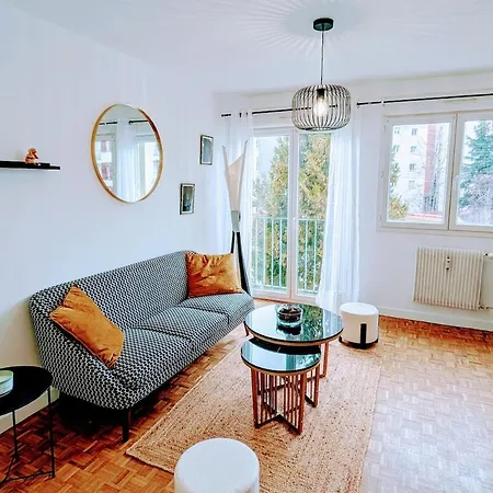 L'appart Le 19 , F3 Proche Centre Vue Cathédrale, 2